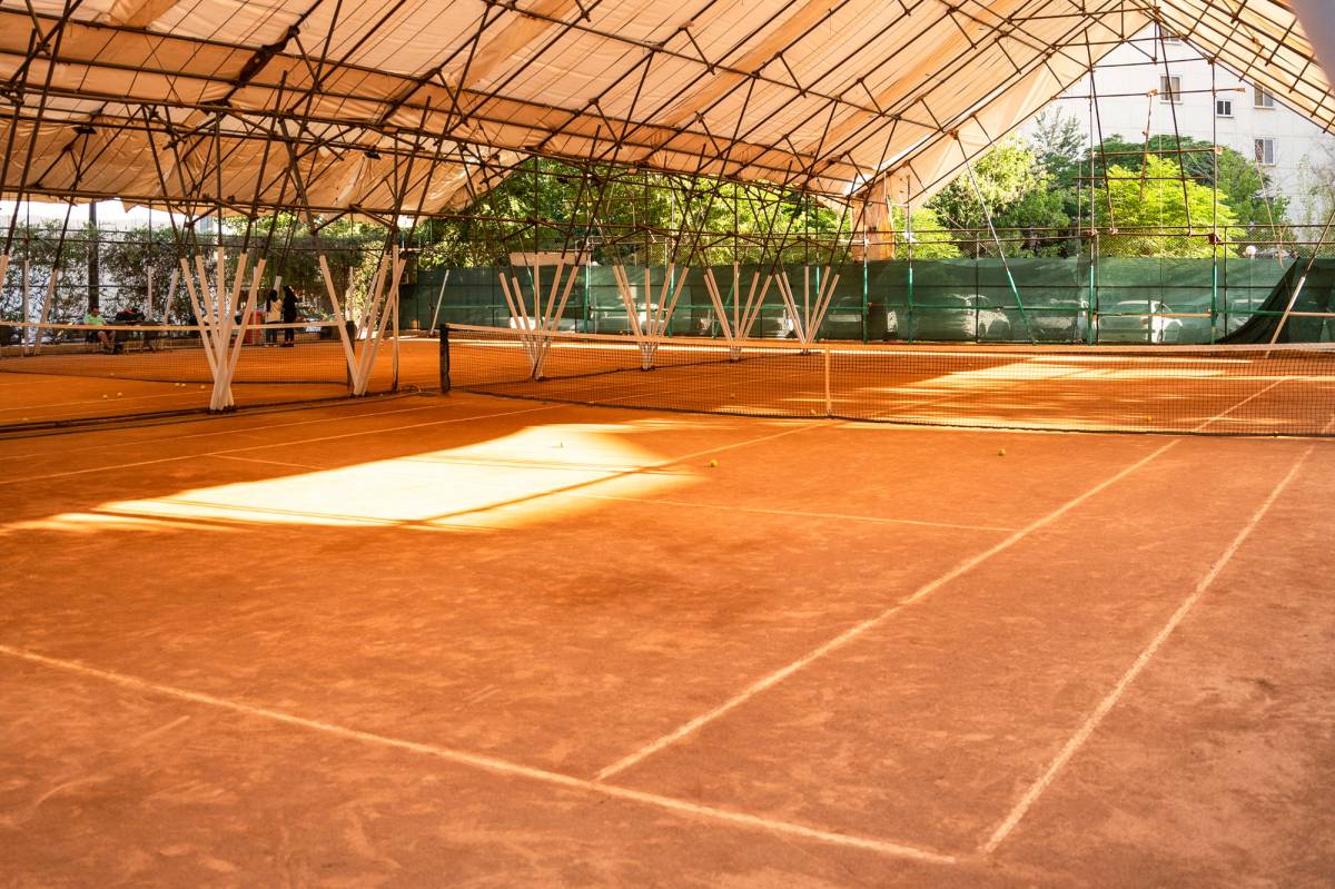 tennis-hotel-pars-mashhad-zendegi-1.jpg